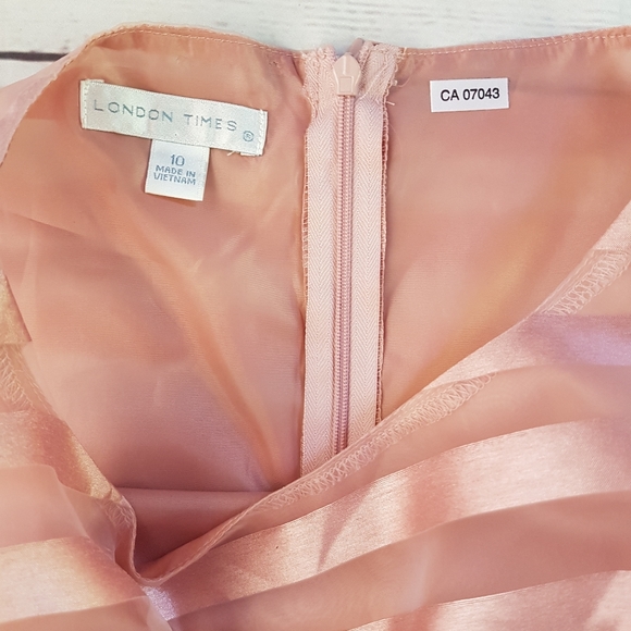 London Times Dress - Picture 2 of 10